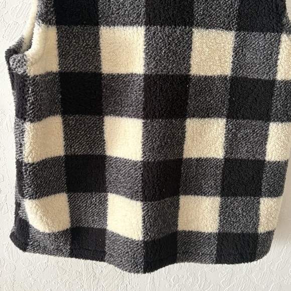 Maurices Women Cozy Sherpa Vest Pockets Sz Large Black/Cream Plaid‎ Warm Zip NWT - Picture 5 of 8